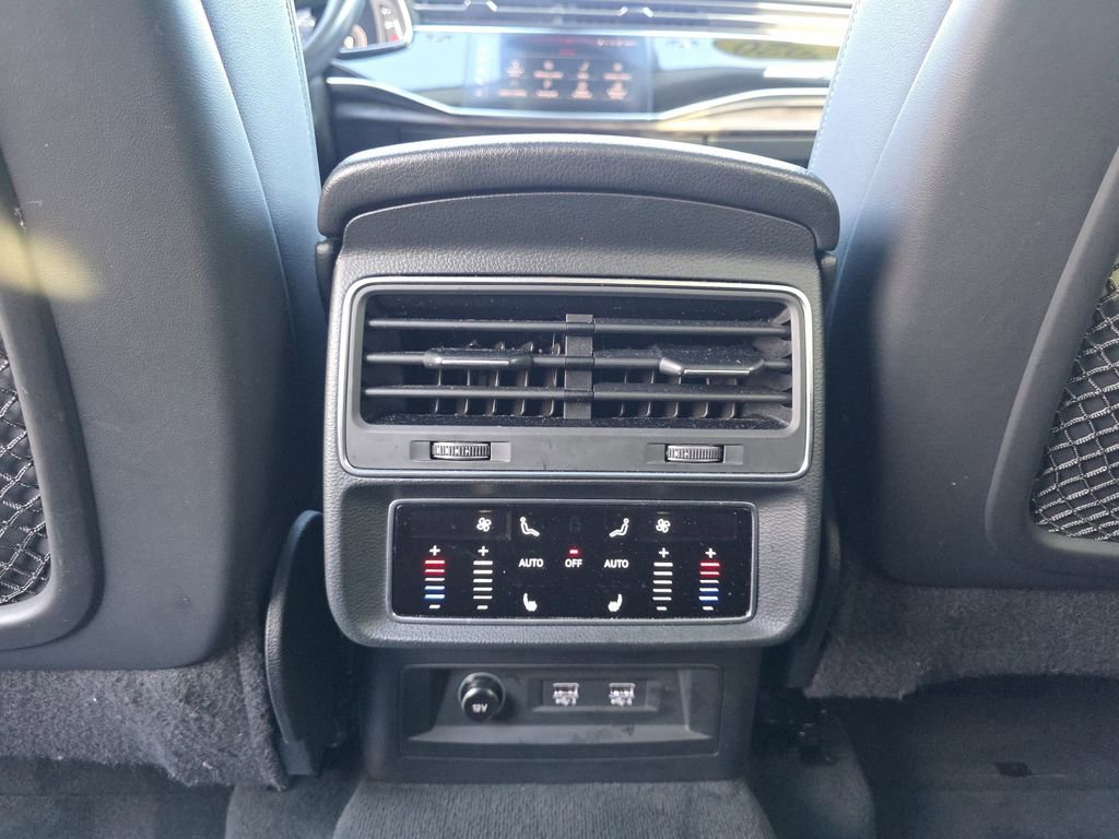 Used 2020 Audi Q8 Premium Plus w/ Premium Plus Package image 31