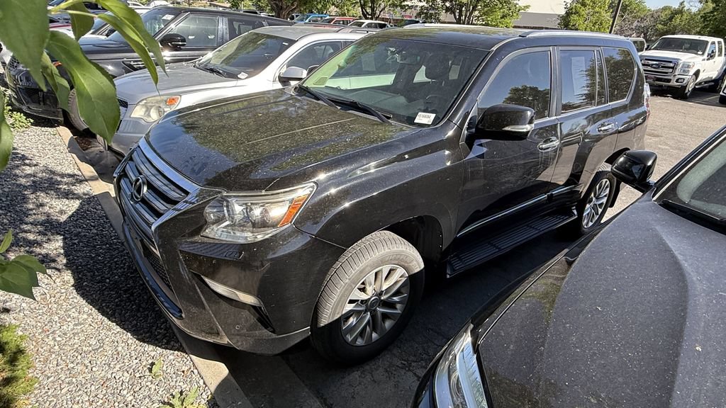 Used 2017 Lexus GX 460 Premium w/ Premium Package AWD/4WD image 2