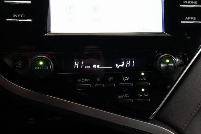Used 2018 Toyota Camry LE image 22