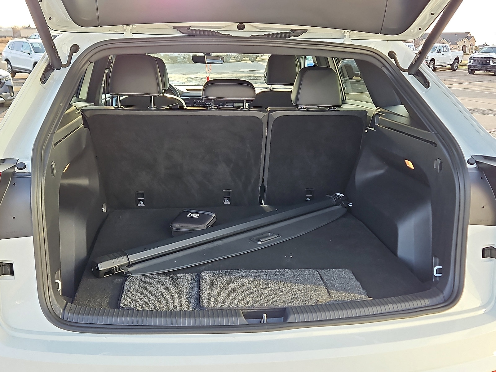 Certified 2023 Volkswagen Atlas Cross Sport SE image 6