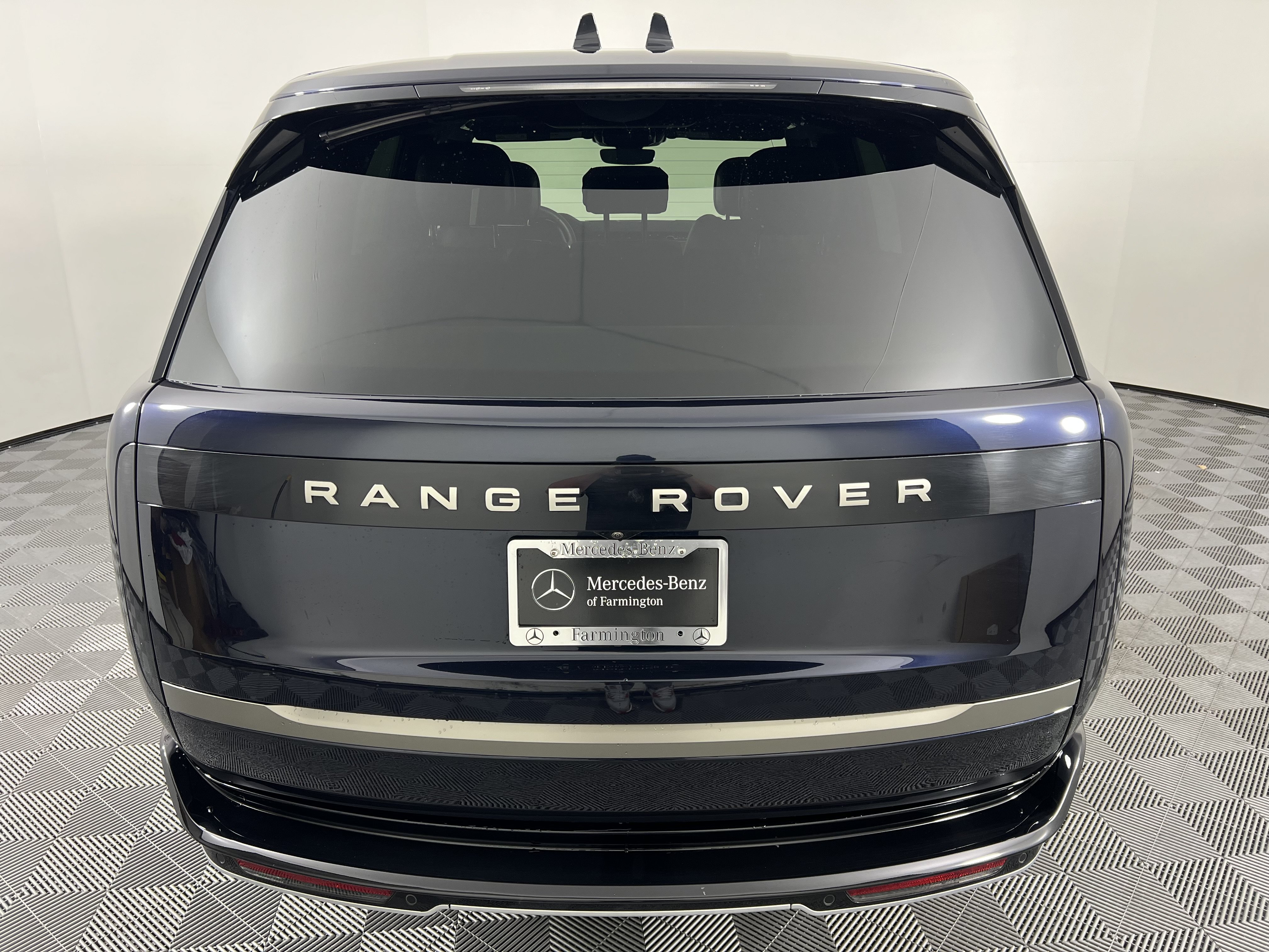 Used 2025 Land Rover Range Rover SE AWD/4WD image 11