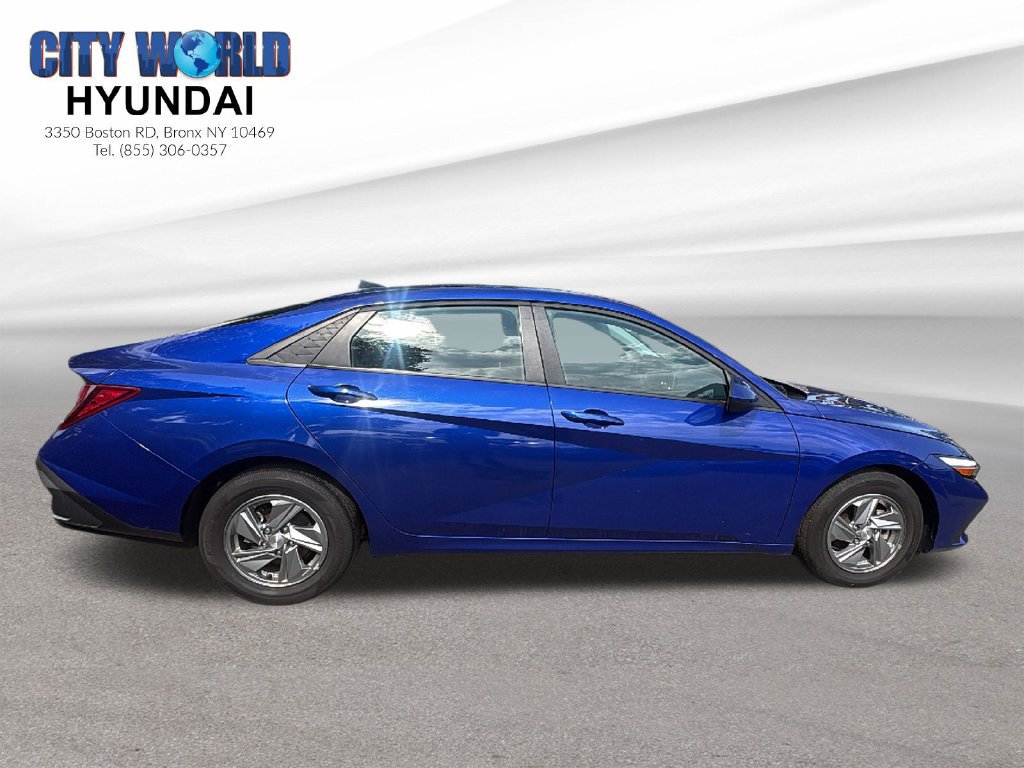 Used 2025 Hyundai Elantra SE FWD image 6