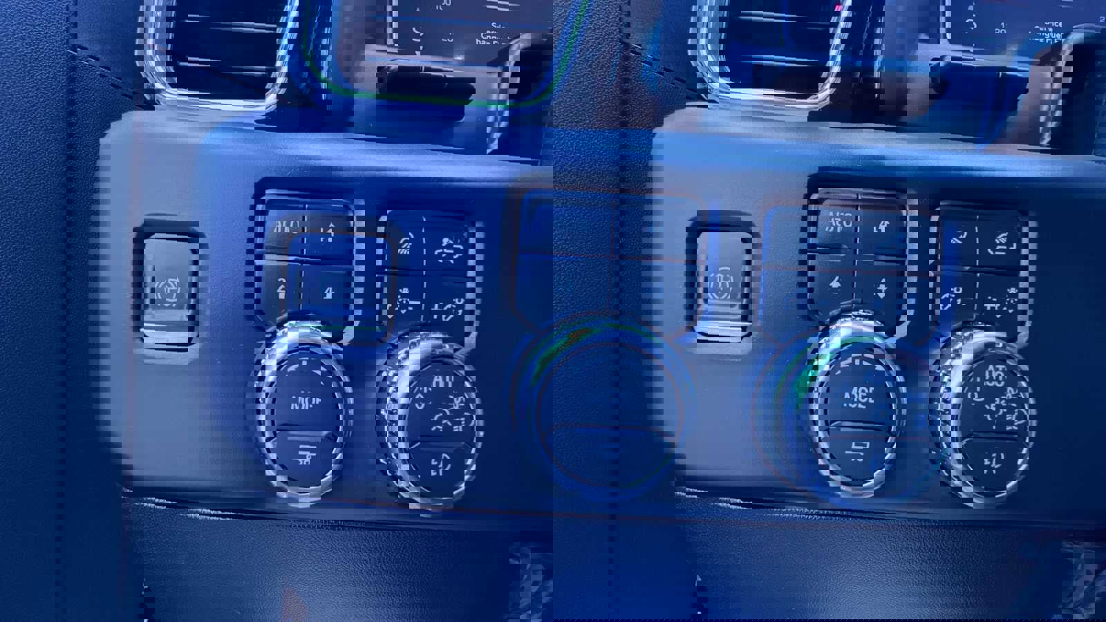 Used 2024 GMC Sierra 3500 Denali Ultimate image 16