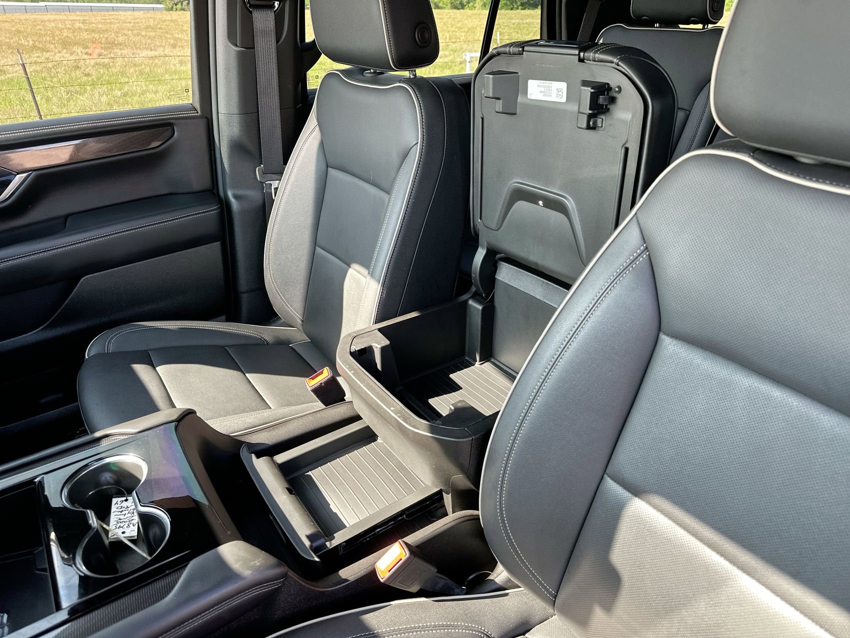 Used 2025 GMC Yukon Elevation AWD/4WD image 23