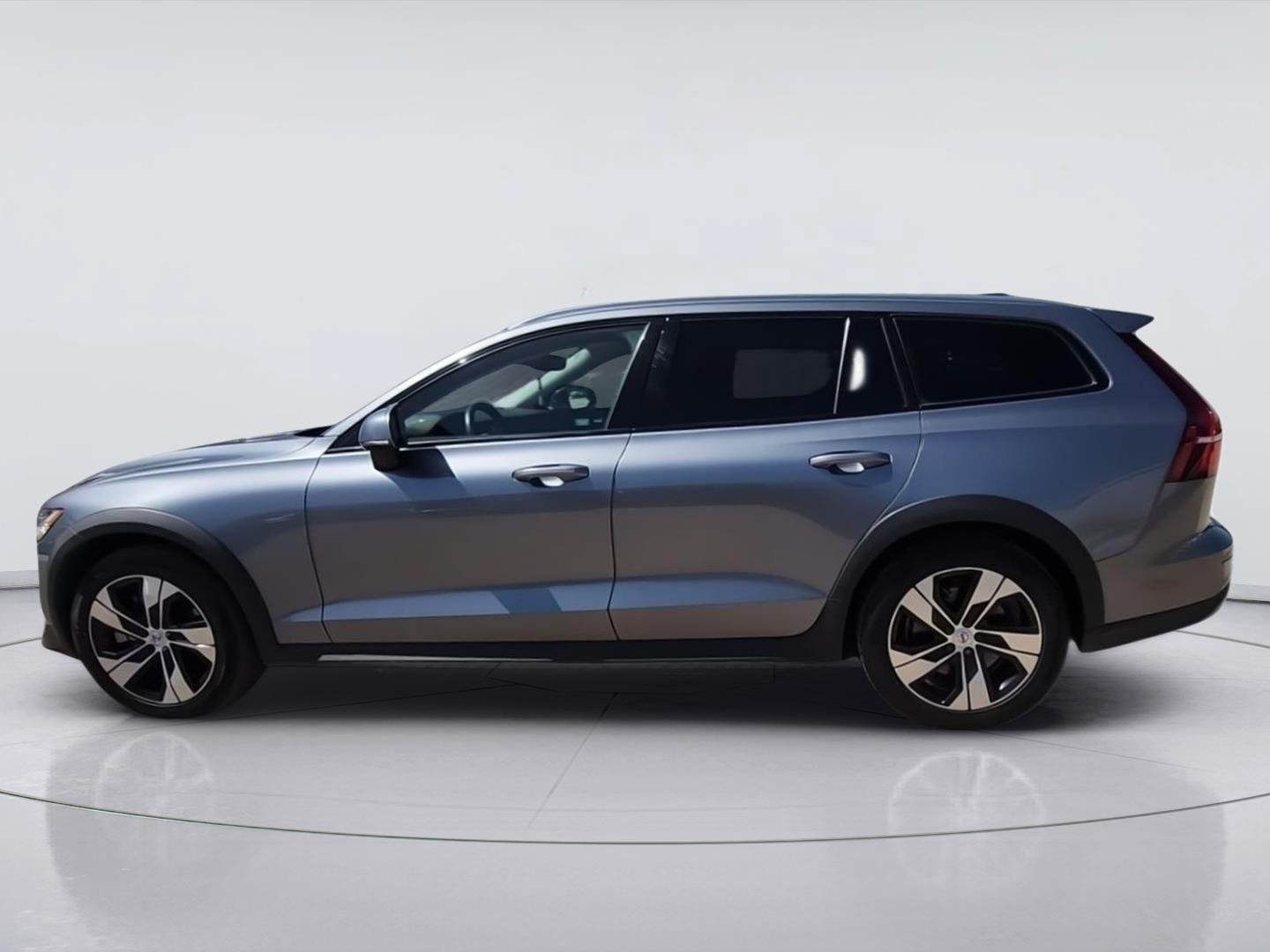 Used 2020 Volvo V60 T5 Cross Country AWD/4WD image 6