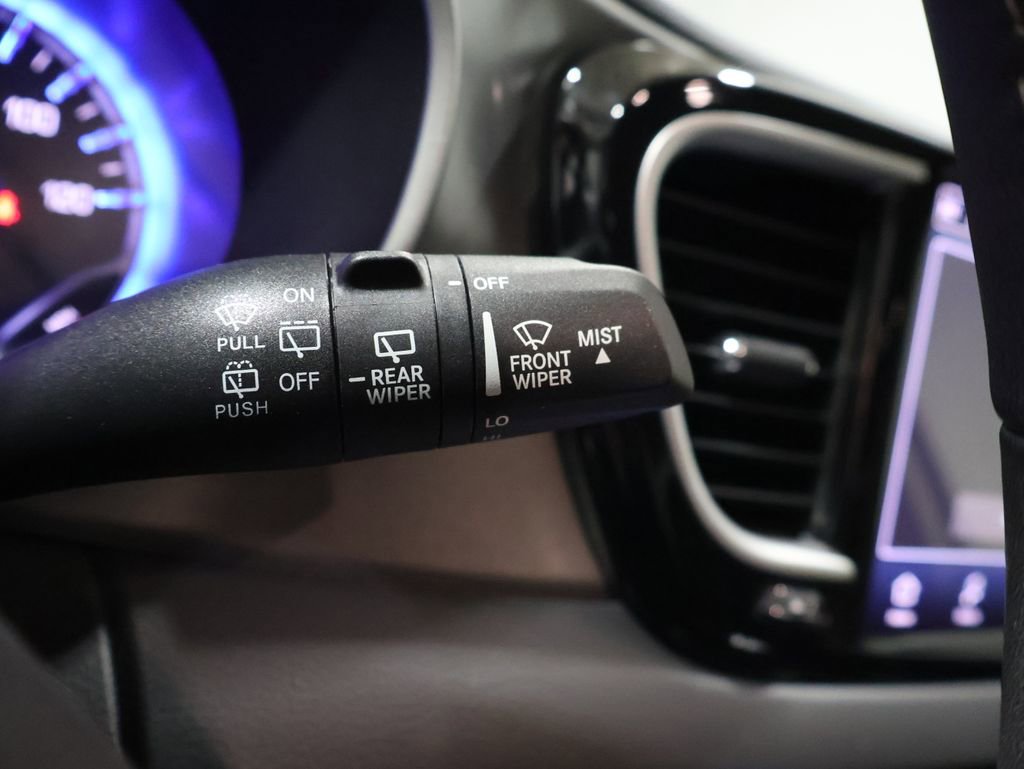 Used 2023 Chrysler Pacifica Touring-L FWD image 36