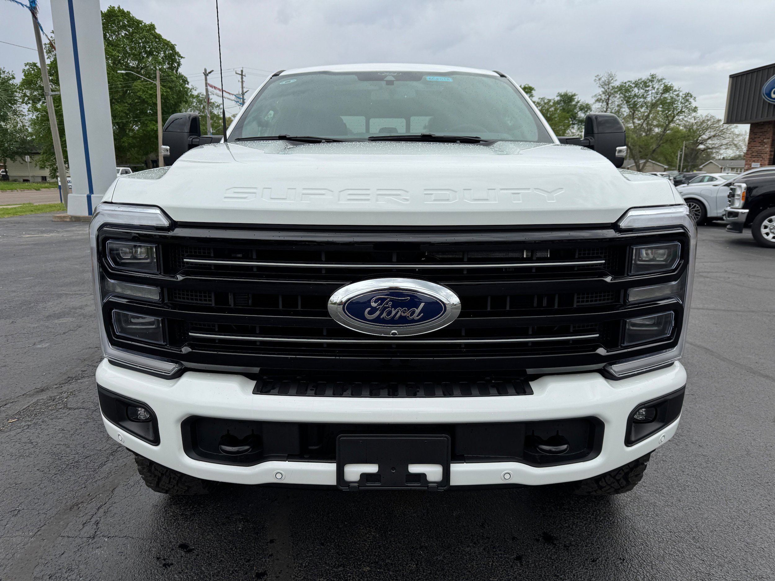 New 2026 Ford F250 Platinum w/ Tremor Off-Road Package AWD/4WD image 2