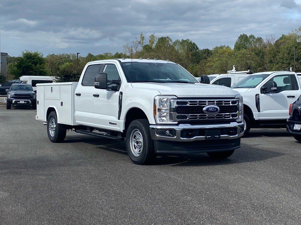 New 2026 Ford F350 XL w/ XL Chrome Package image 2