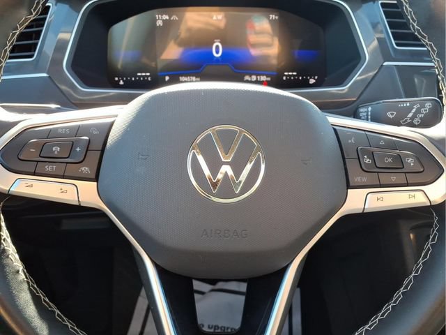 Used 2024 Volkswagen Tiguan SE AWD/4WD image 12