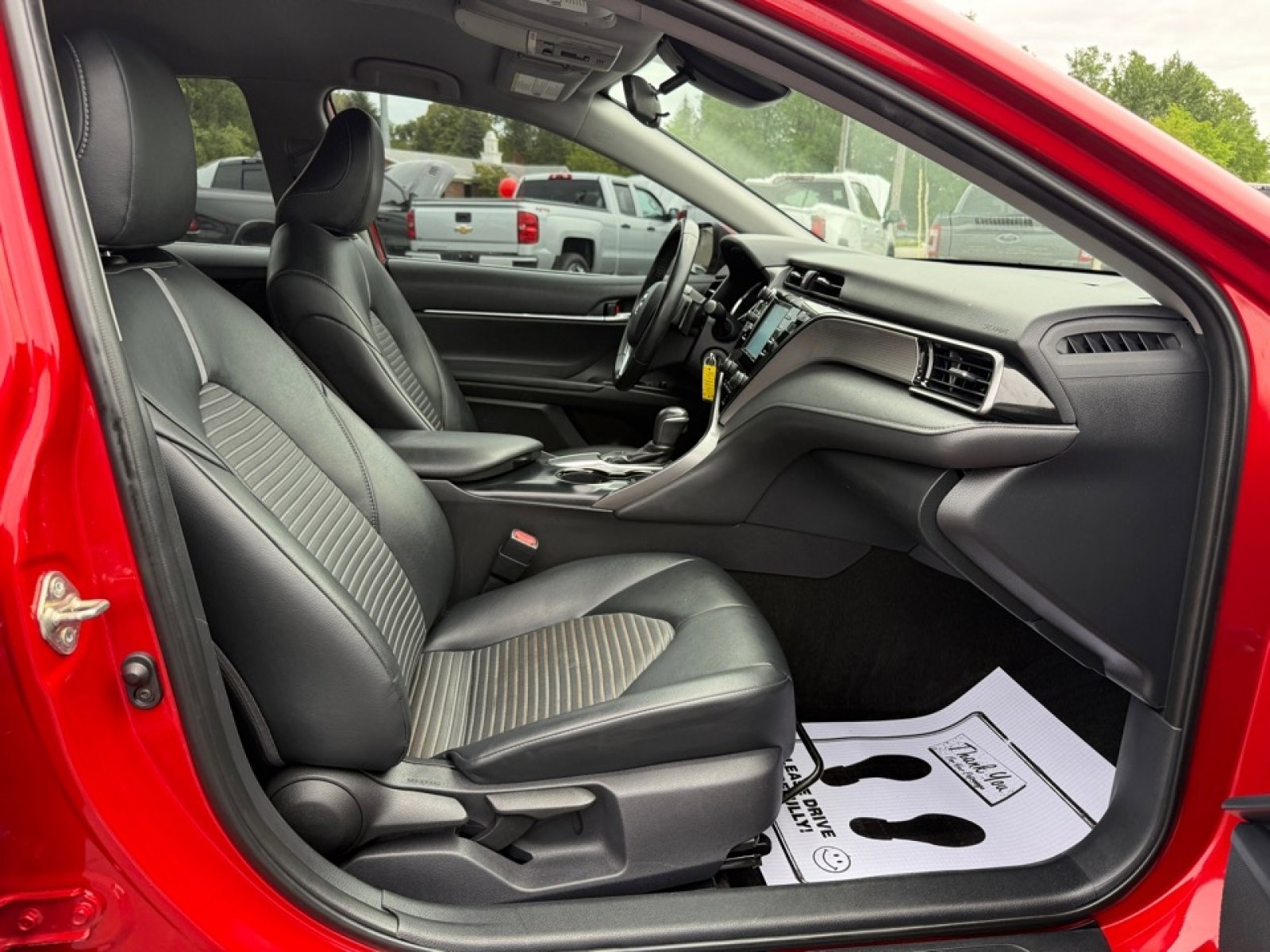 Used 2019 Toyota Camry SE FWD image 23