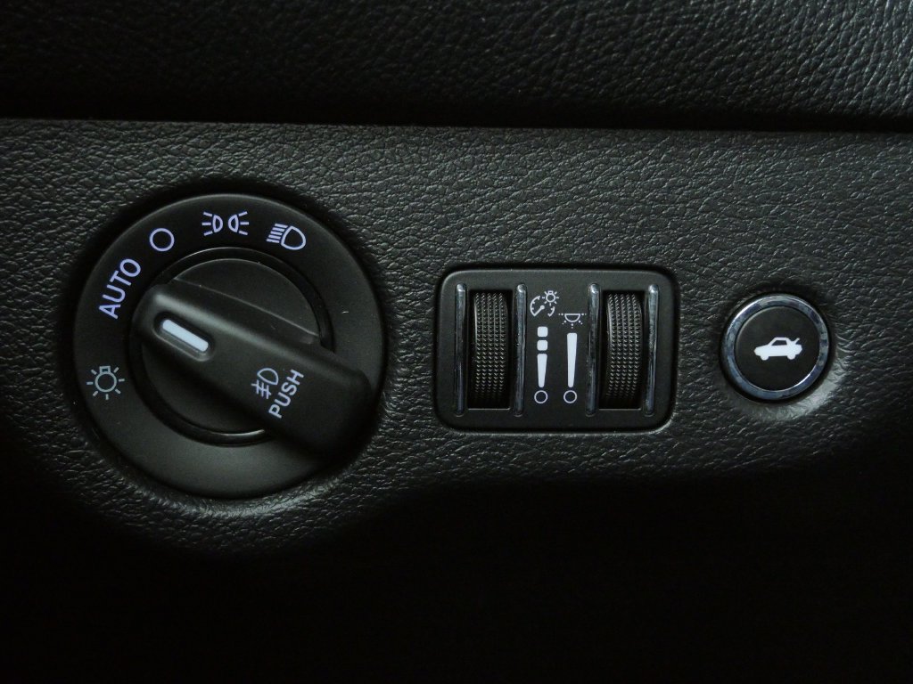 Used 2016 Dodge Challenger R/T Plus RWD image 26