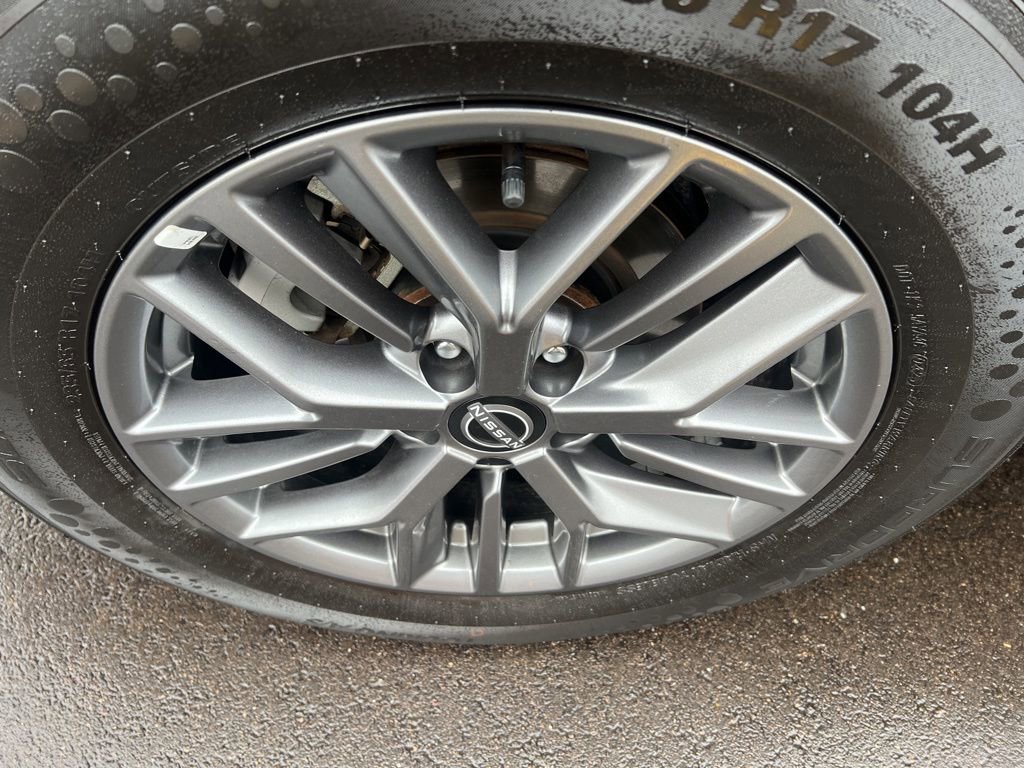 Certified 2024 Nissan Rogue S image 40