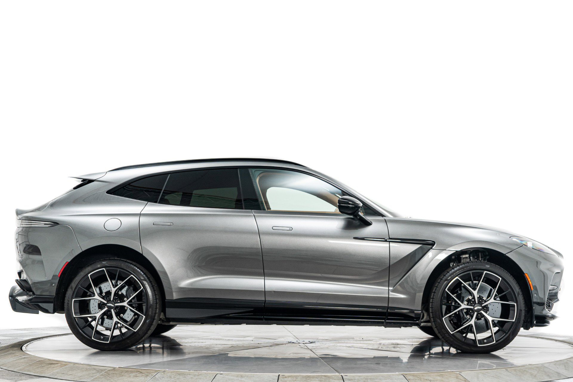 Used 2025 Aston Martin DBX 707 AWD/4WD image 47