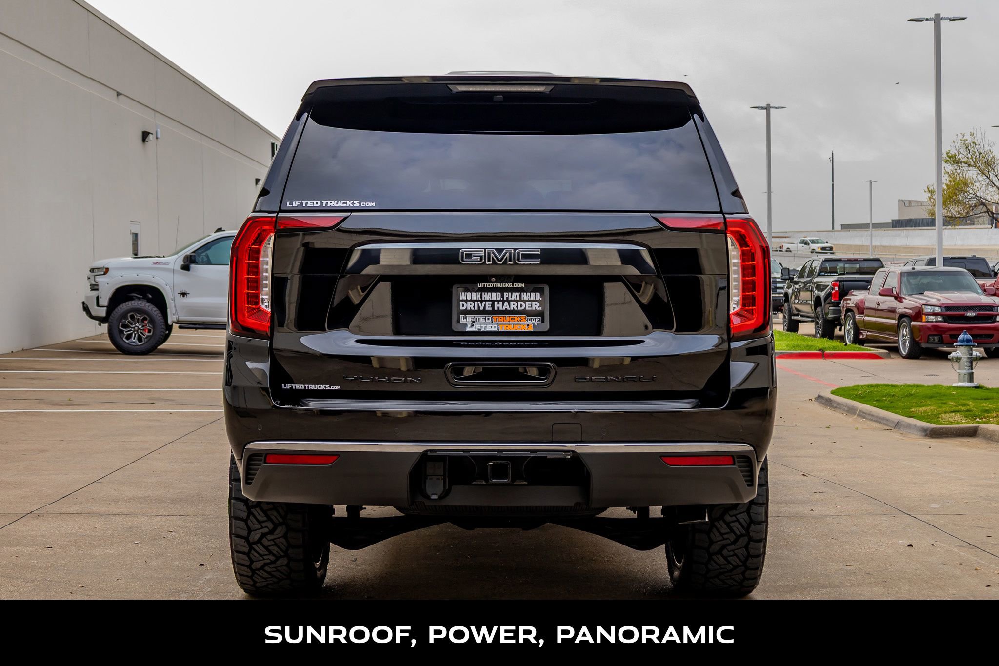 Used 2024 GMC Yukon Denali Ultimate AWD/4WD image 8