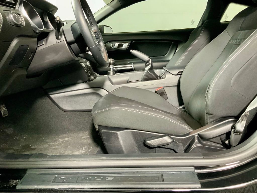 Used 2021 Ford Mustang Coupe image 18