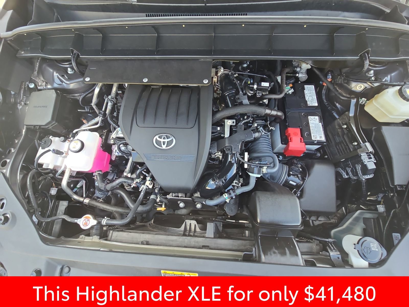 Used 2024 Toyota Highlander XLE AWD/4WD image 39