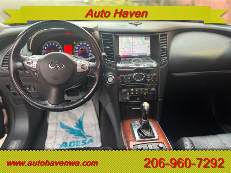 Used 2011 INFINITI FX35 2WD w/ Premium Pkg image 9