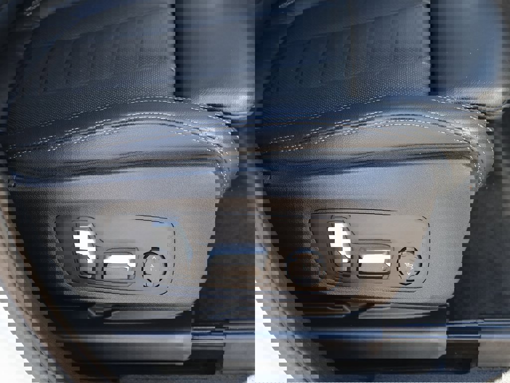 Used 2020 BMW X3 xDrive30i w/ Premium Package image 11