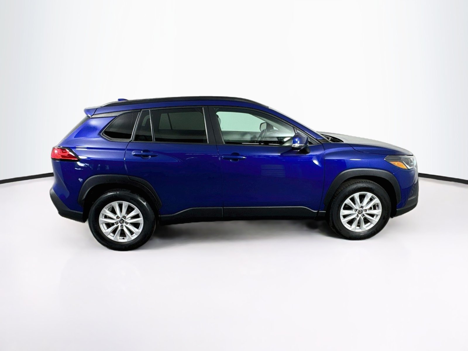 Certified 2022 Toyota Corolla Cross LE AWD/4WD image 8