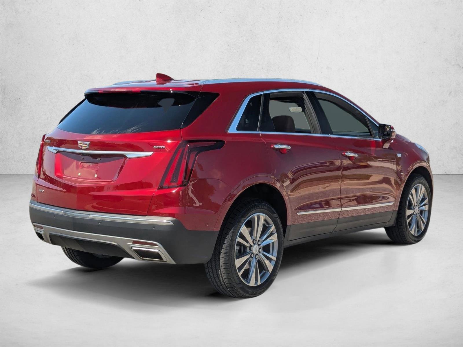 Used 2023 Cadillac XT5 Premium Luxury w/ Technology Package AWD/4WD image 5