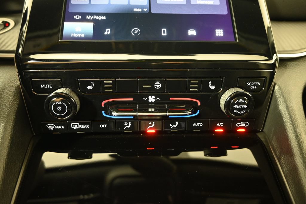 Used 2023 Jeep Grand Cherokee Altitude AWD/4WD image 29