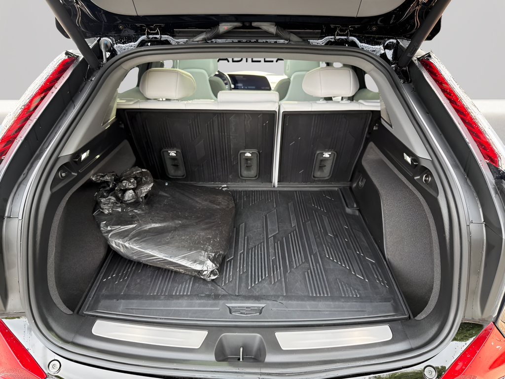 Certified 2025 Cadillac Optiq Sport 1 w/ LPO, Floor Liner Package AWD/4WD image 49