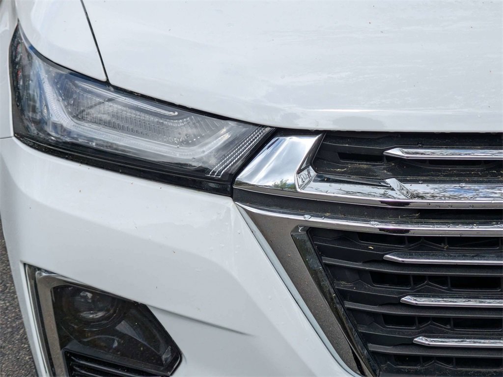 Used 2023 Chevrolet Traverse LT image 10