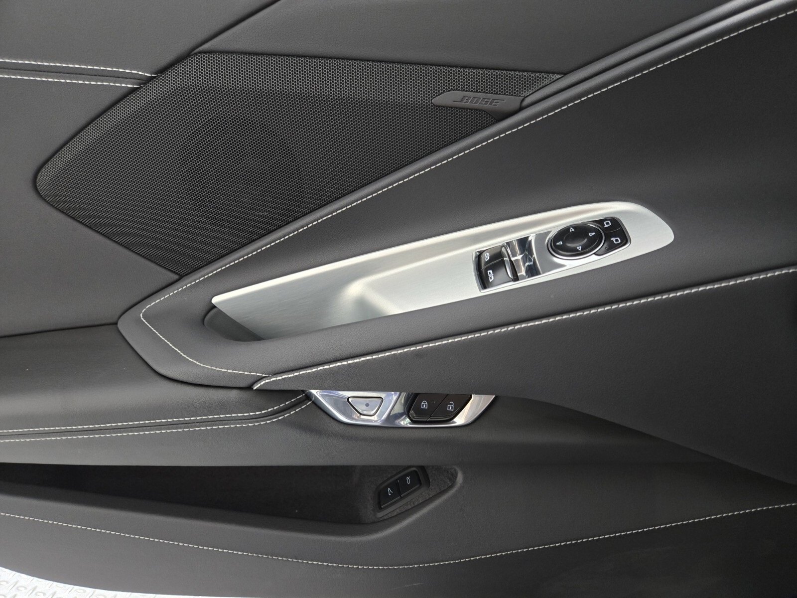 Used 2025 Chevrolet Corvette Stingray Coupe w/ Z51 Performance Package image 21