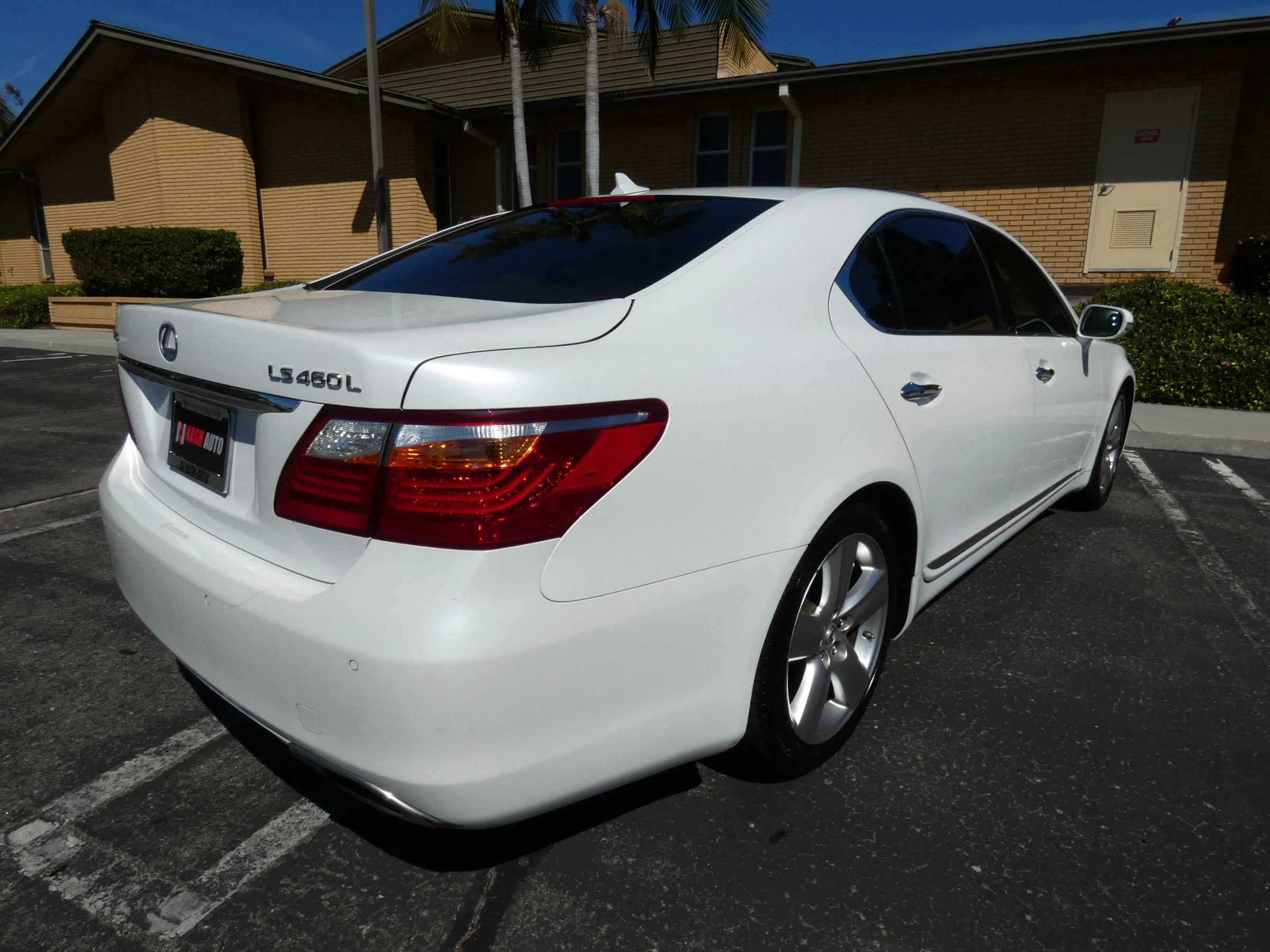 Used 2010 Lexus LS 460 L image 8