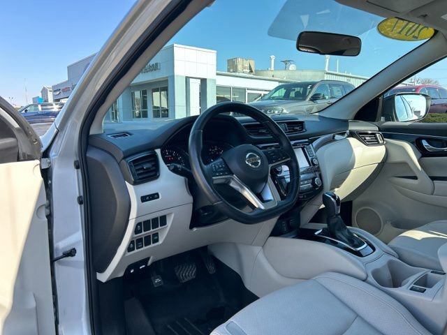 Used 2017 Nissan Rogue Sport SL image 28