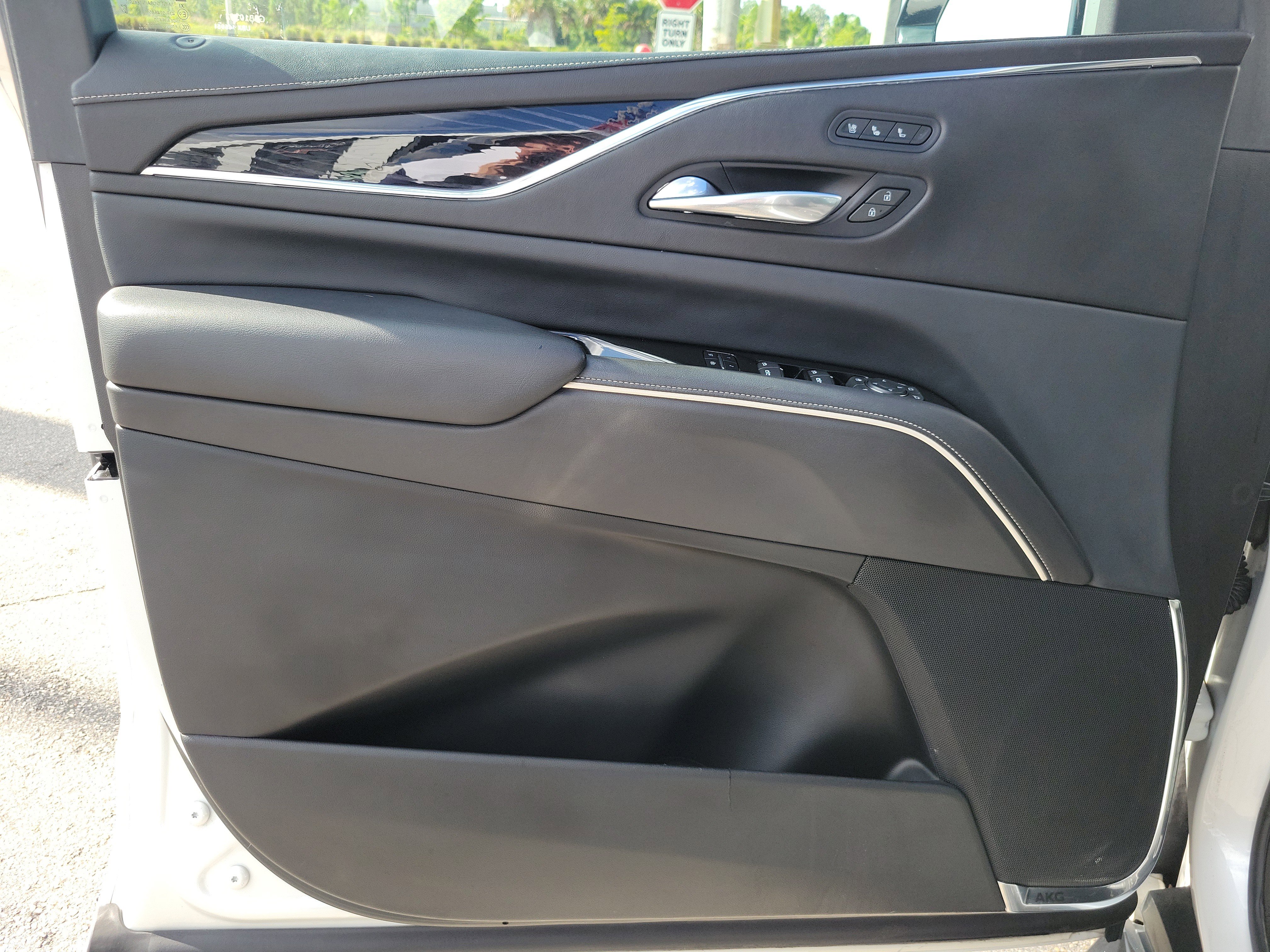 Used 2021 Cadillac Escalade Sport w/ Driver Assist Tech Package image 25