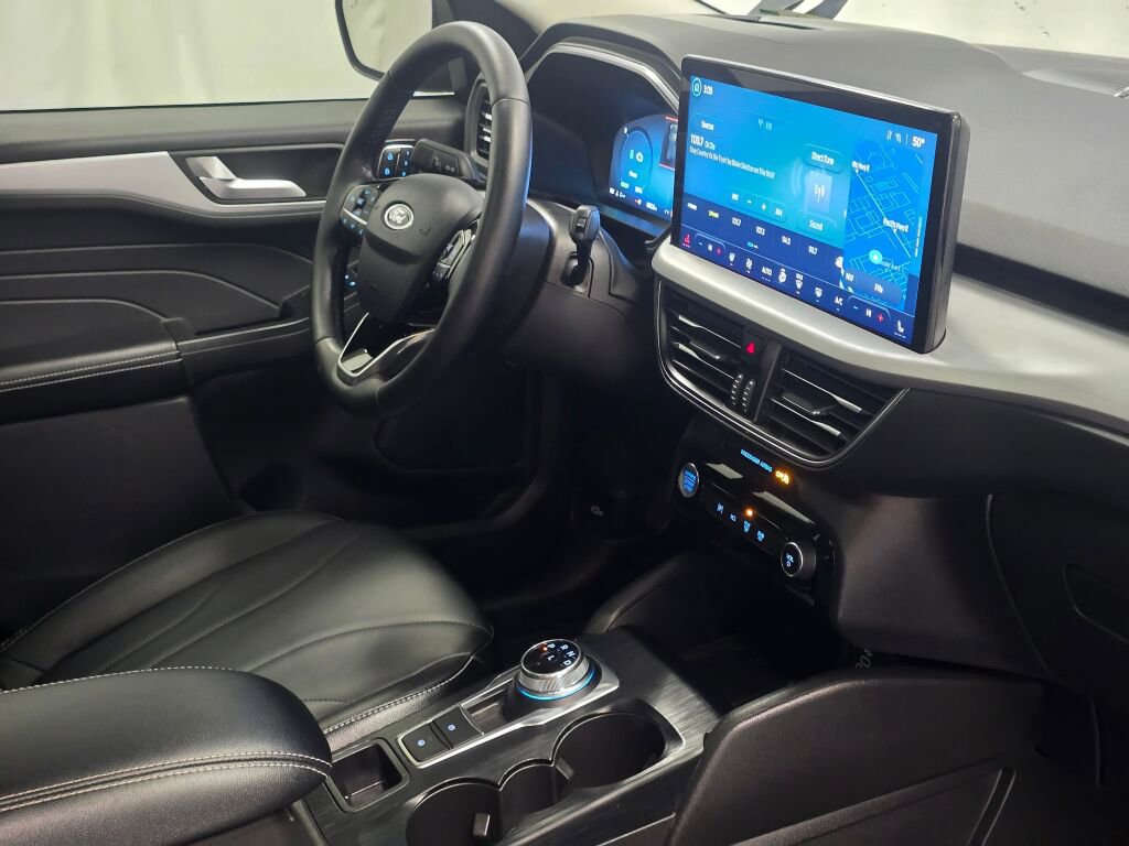 Used 2025 Ford Escape Platinum w/ Premium Technology Package image 26