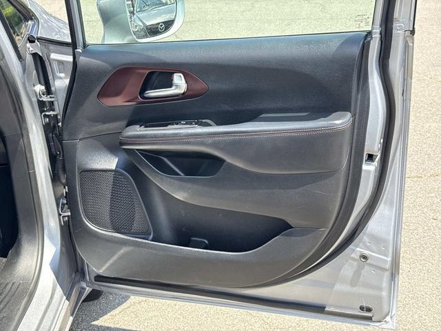 Used 2020 Chrysler Pacifica Touring-L FWD image 8