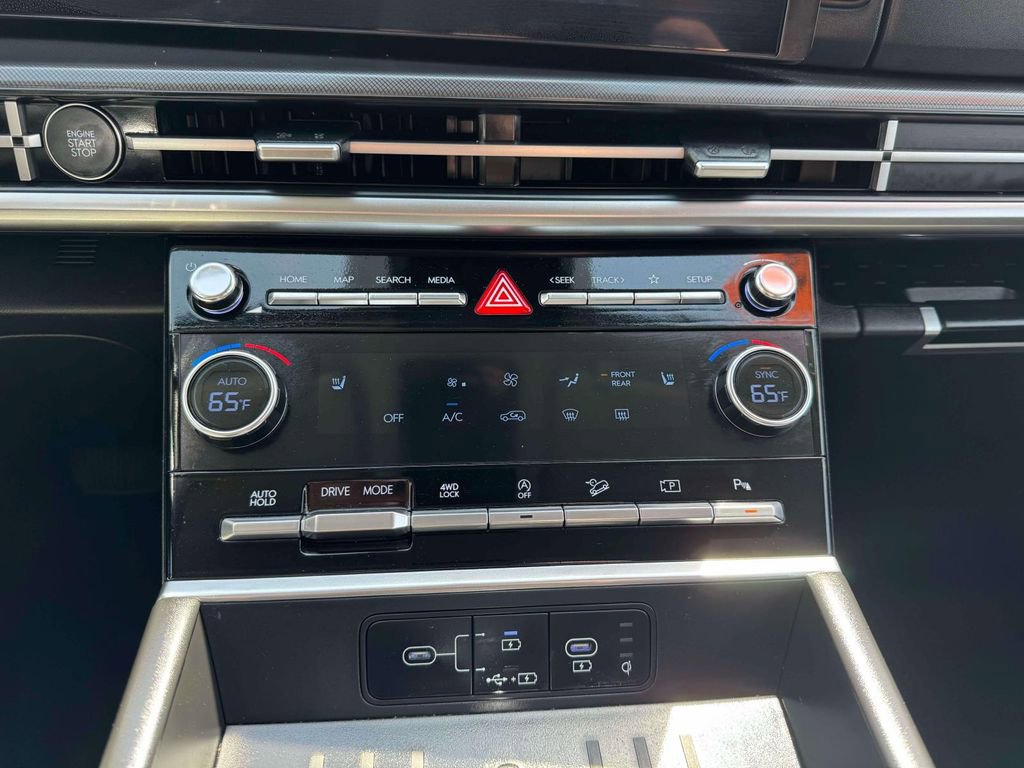 Used 2025 Hyundai Santa Fe SEL image 28