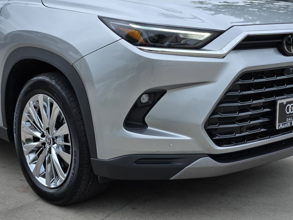Used 2024 Toyota Grand Highlander AWD image 12