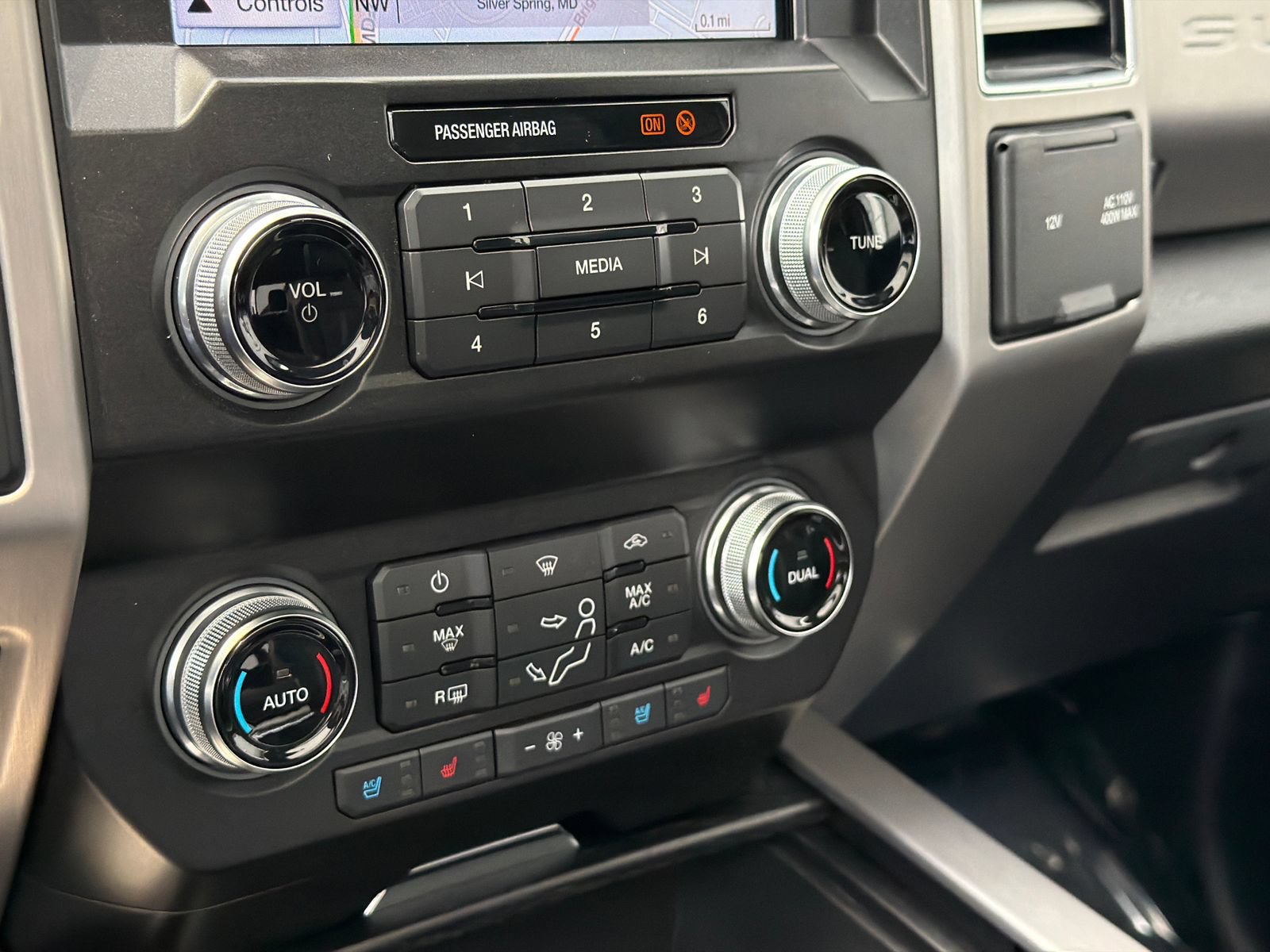 Used 2019 Ford F350 Platinum w/ Platinum Ultimate Package AWD/4WD image 32