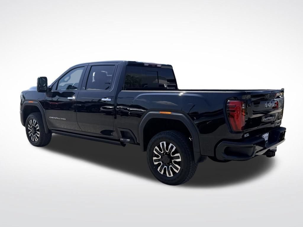 Used 2024 GMC Sierra 2500 Denali Ultimate AWD/4WD image 4