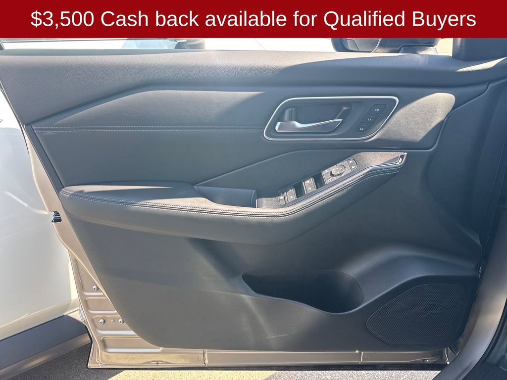 New 2026 Nissan Rogue Platinum AWD/4WD image 11