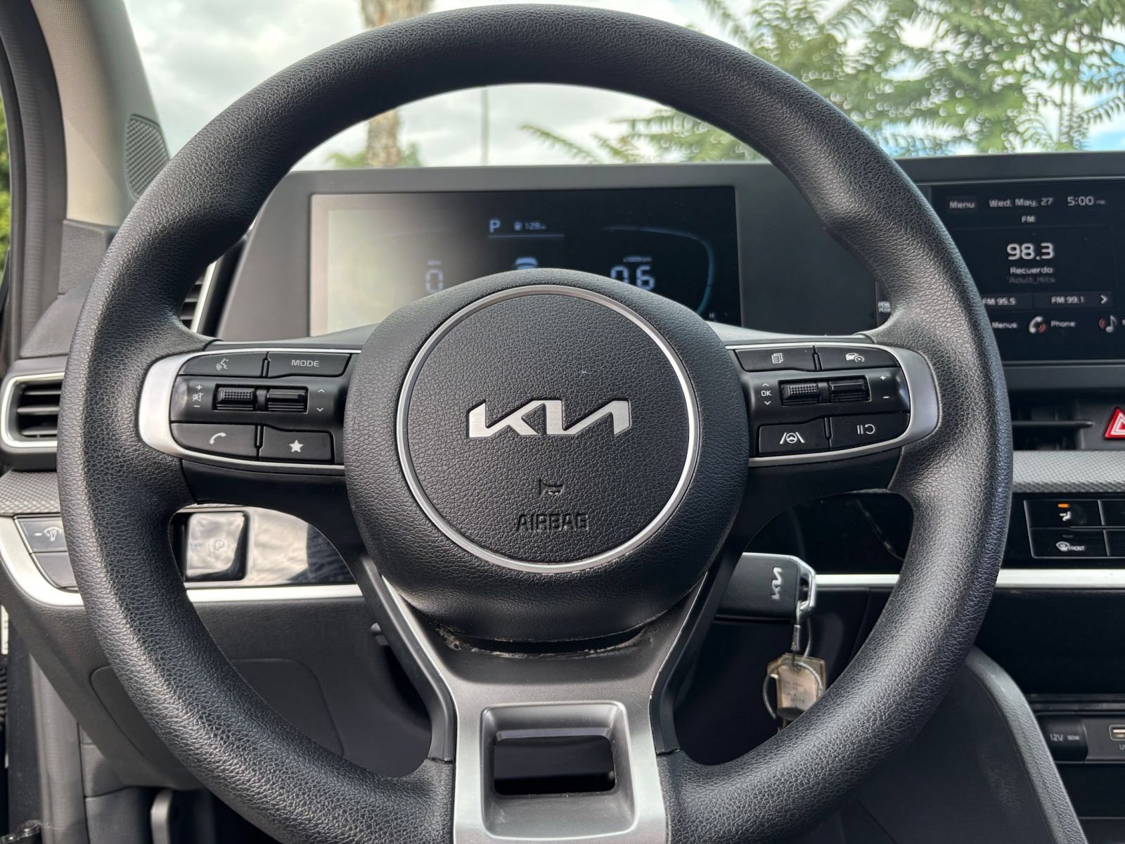 Used 2025 Kia Sportage LX FWD image 27