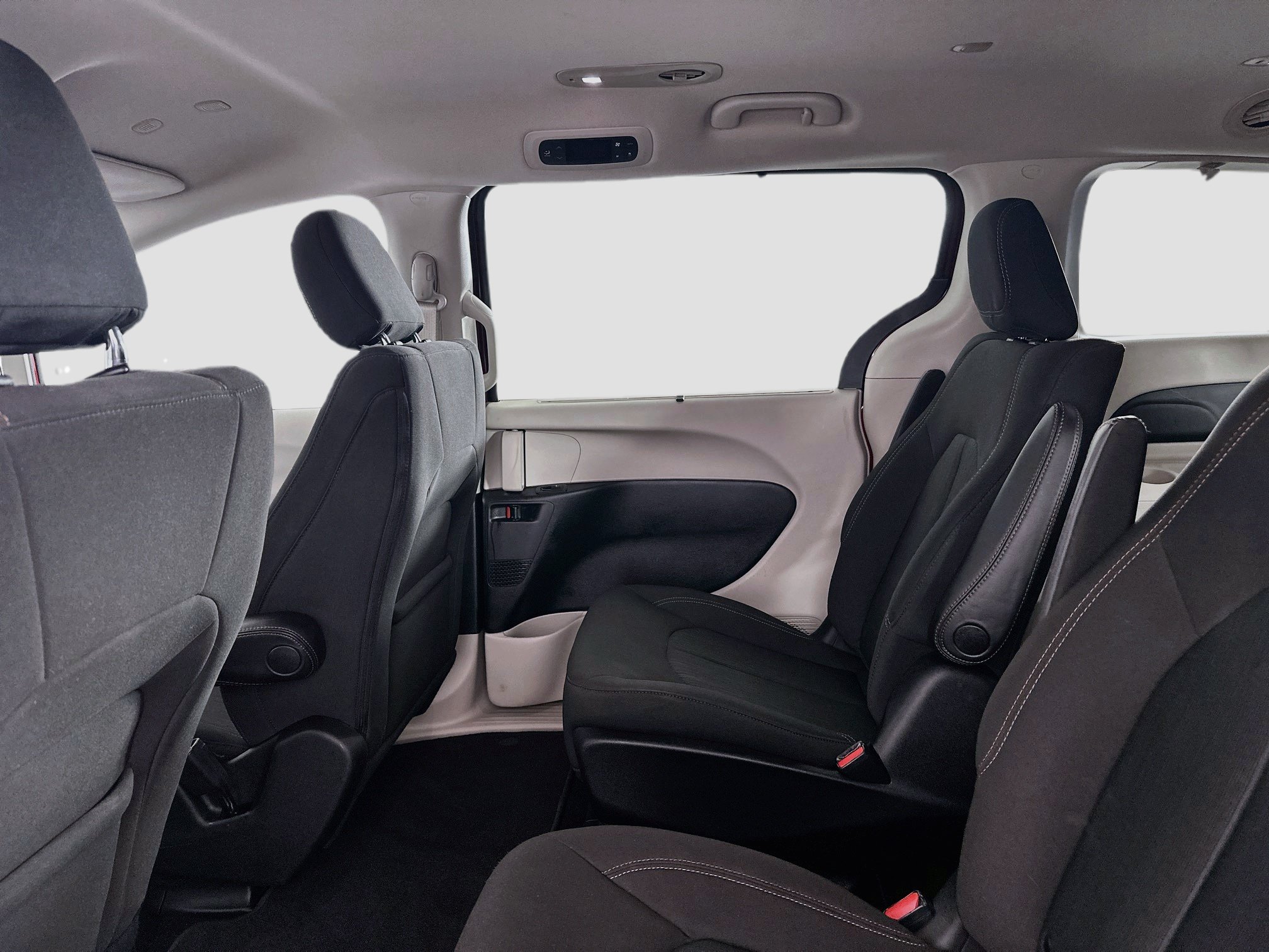Used 2020 Chrysler Pacifica Touring FWD image 32