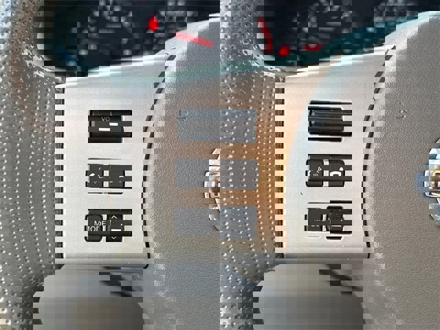 Used 2014 Nissan Frontier SV image 30