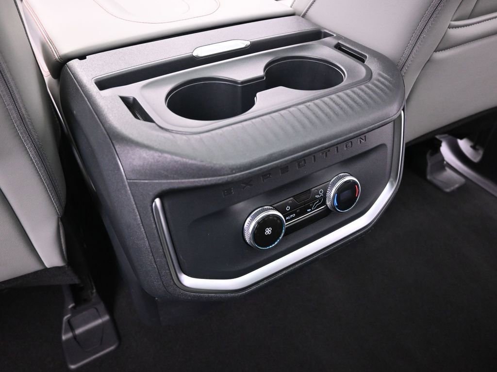 Certified 2025 Ford Expedition Active image 22