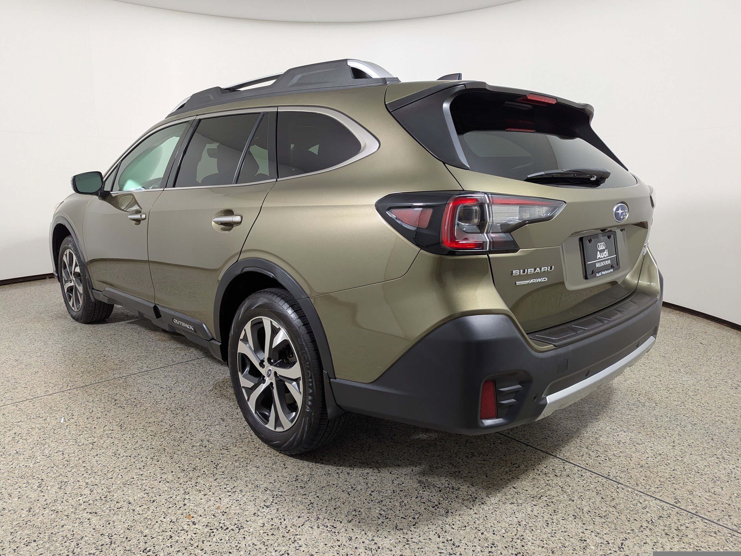 Used 2021 Subaru Outback Touring w/ Popular Package #2 image 5