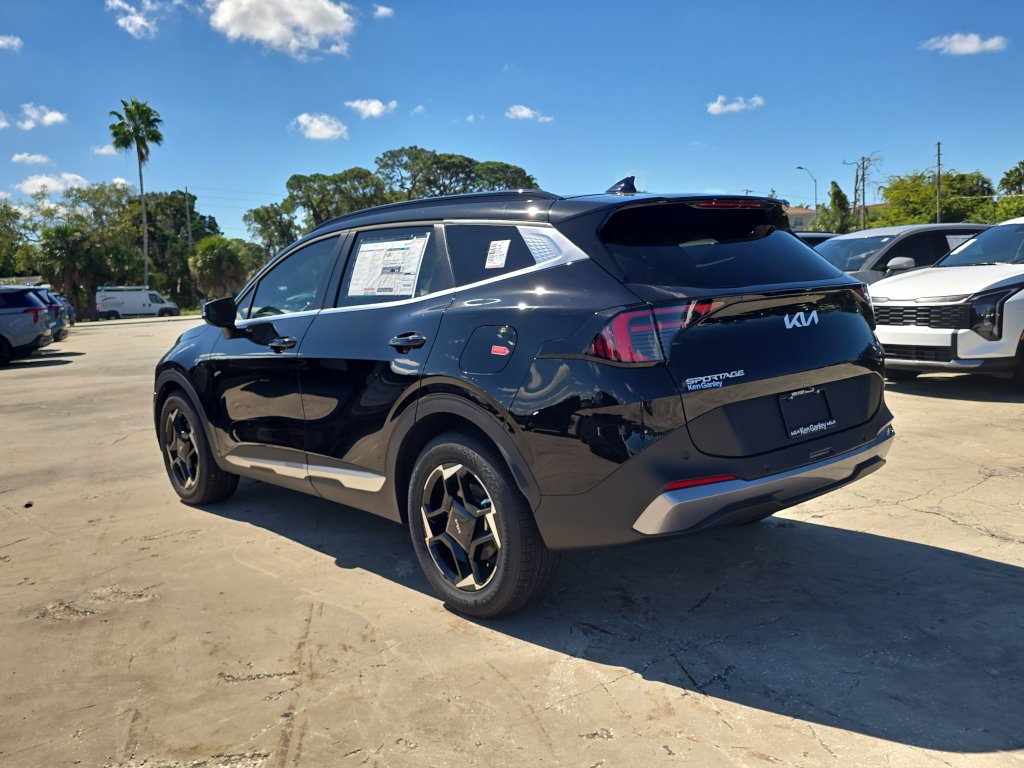 New 2027 Kia Sportage EX w/ EX Panoramic Roof Package FWD image 7