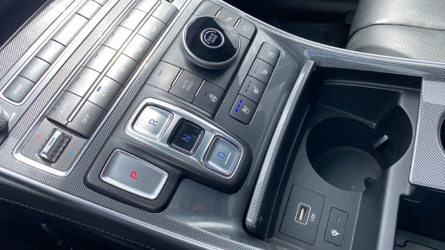 Used 2022 Hyundai Santa Fe Limited FWD image 19