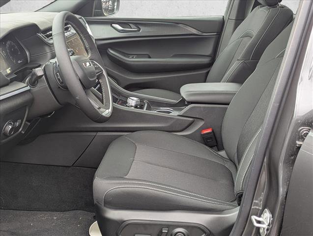 New 2025 Jeep Grand Cherokee Laredo X w/ Luxury Tech Group I image 16