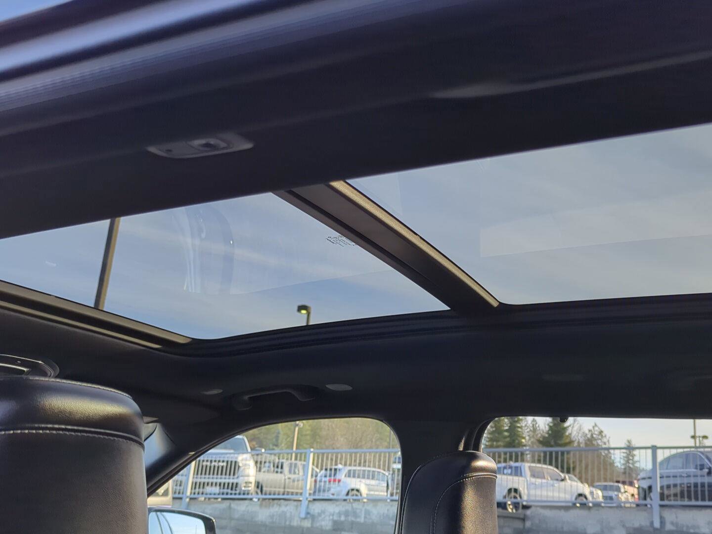 Used 2024 Jeep Grand Cherokee L Limited w/ Luxury Tech Group II image 12