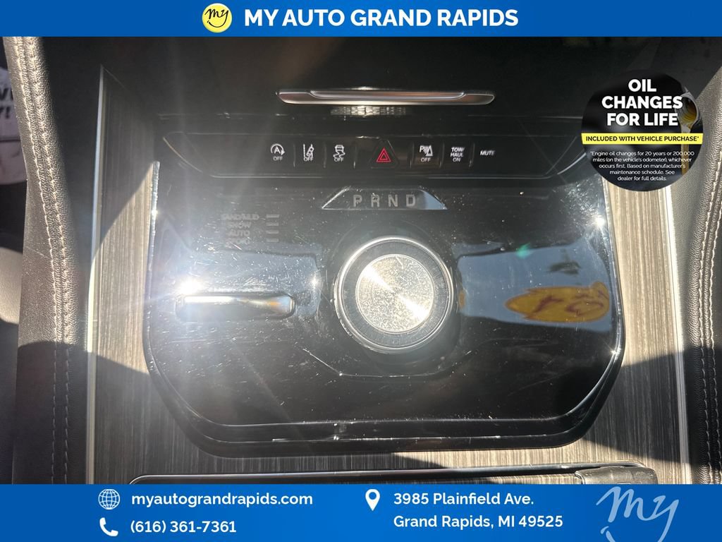 Used 2024 Jeep Wagoneer L Series II w/ Flexible Seating Group AWD/4WD image 26