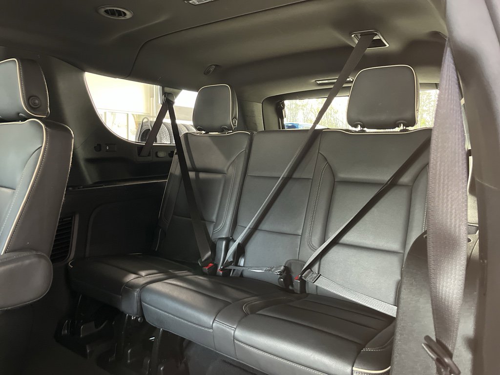 Used 2025 Chevrolet Suburban Premier image 18