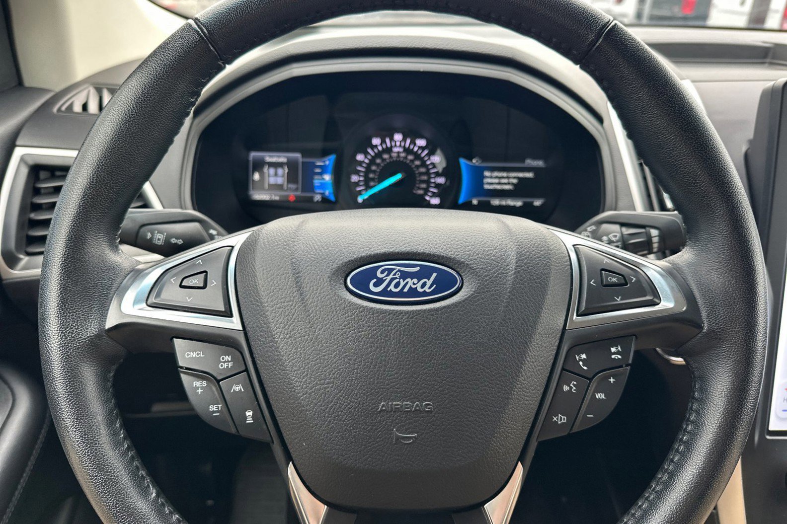 Used 2024 Ford Edge SEL image 24